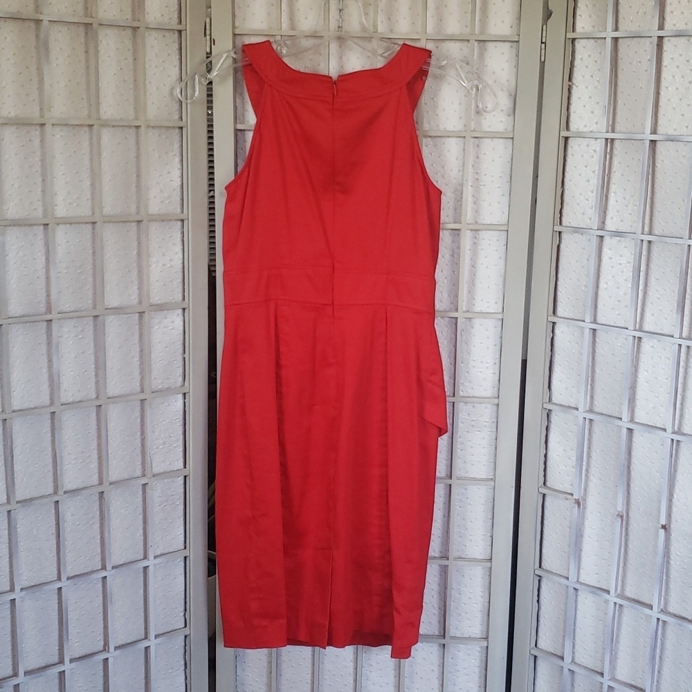 Calvin Klein New Bodycon Red Dress With Front Waterfall Ruffle Détail Size 0P - Picture 6 of 6